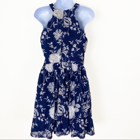 ALTAR’D STATE Navy Blue White Embroidered Floral Lace Mesh Halter Dress Medium - Picture 5 of 7